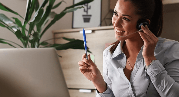Business woman talking to the phone